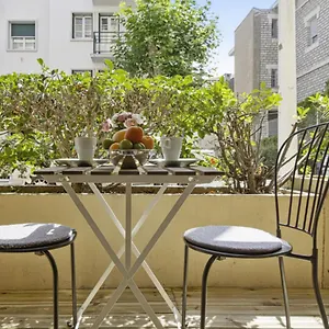 Modern 3 Stars Flat 5 Min From Biarritzs Welkeys , Biarritz France